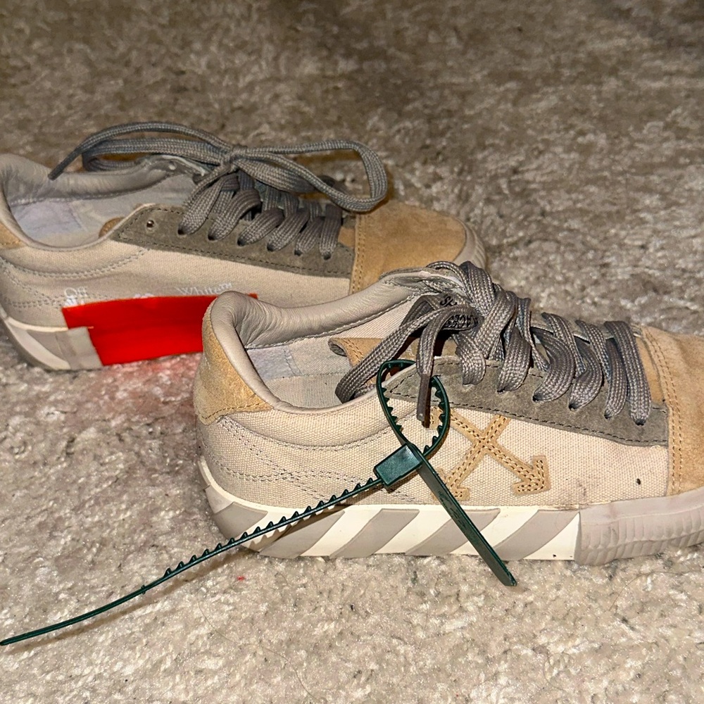 Off-White Sneakers